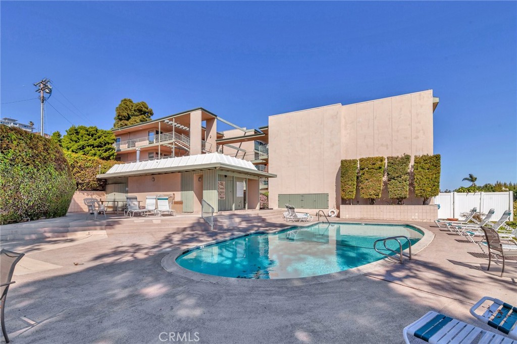 2235 W 25th Street 213