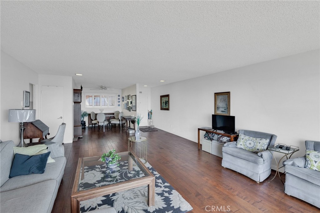 2235 W 25th Street 213