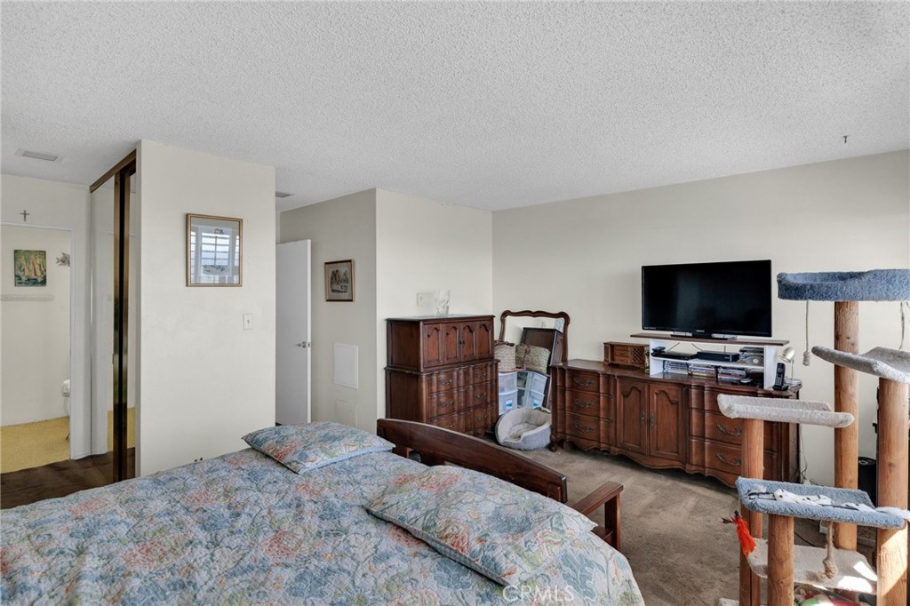 2235 W 25th Street 213