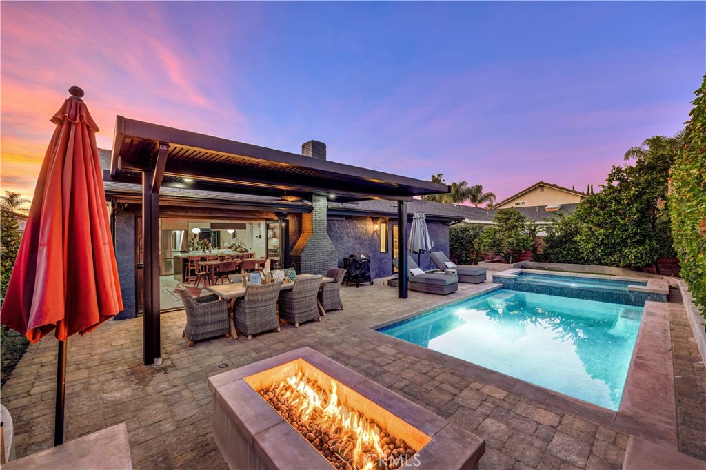 187 S Shattuck Place