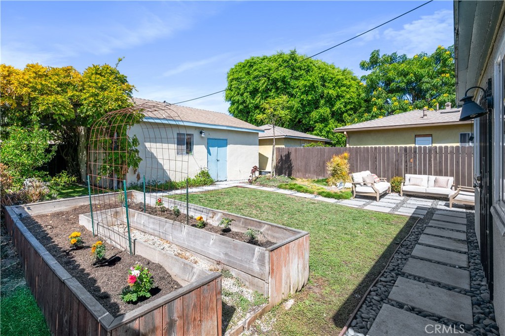 750 W 2nd Street