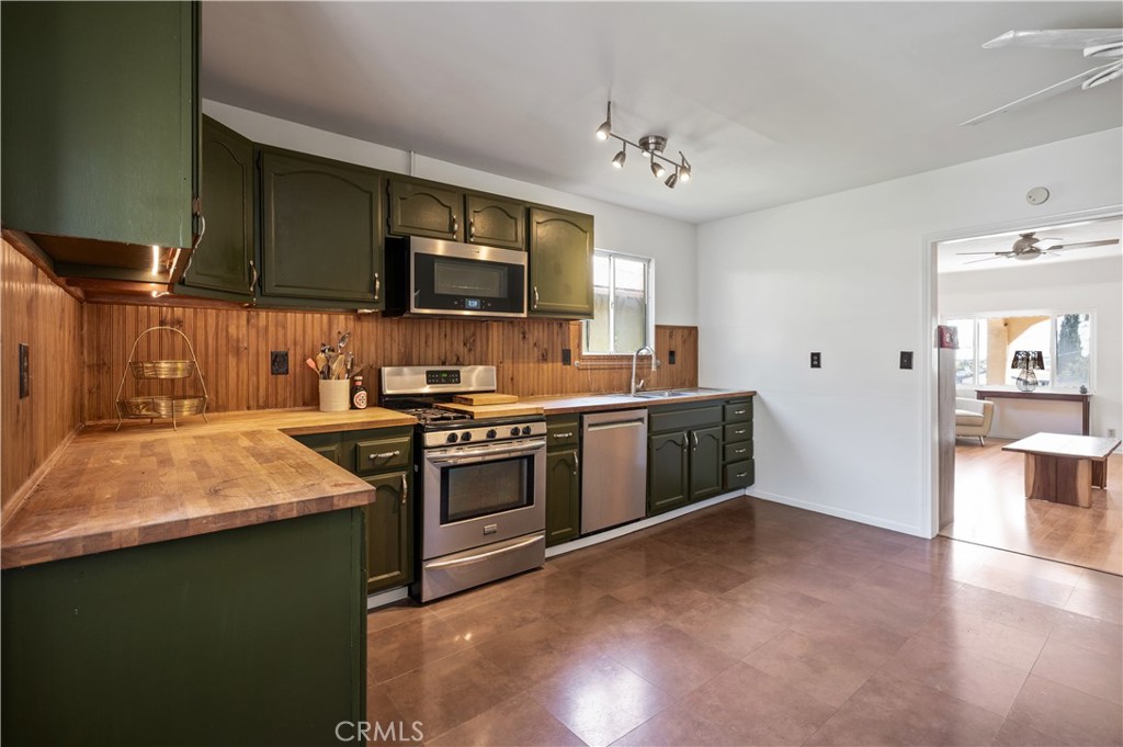 750 W 2nd Street