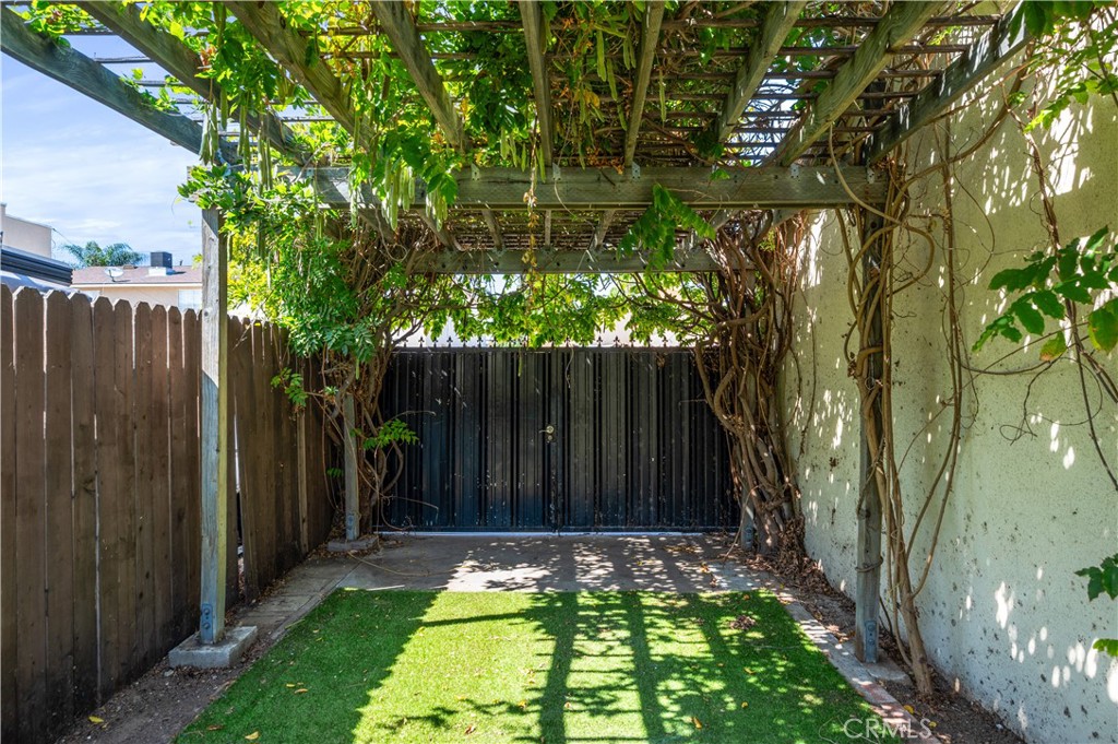 750 W 2nd Street