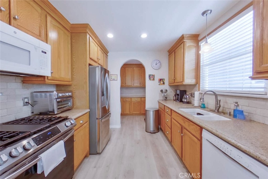 1328 W Ofarrell Street