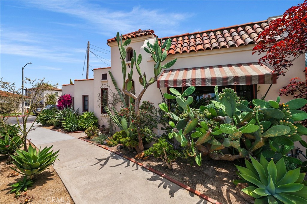 790 Orizaba Avenue