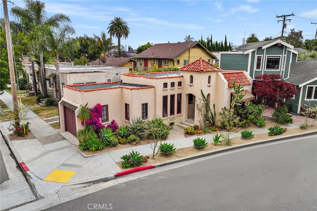 790 Orizaba Avenue