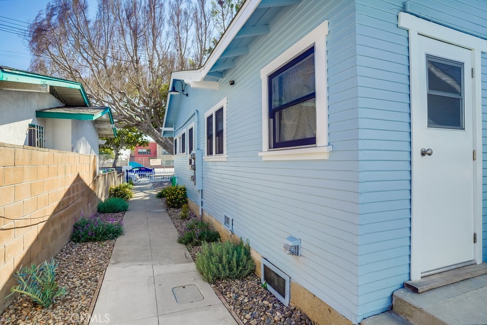 470 W 15th Street