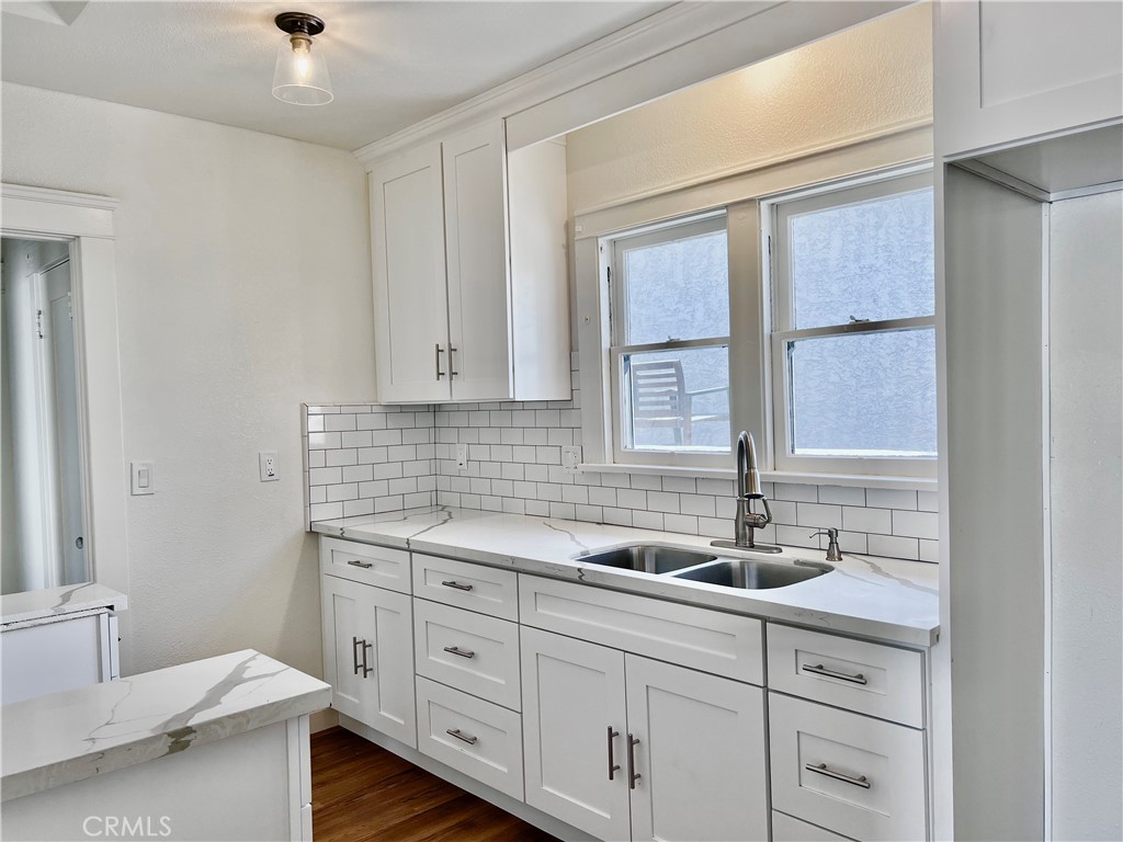 470 W 15th Street