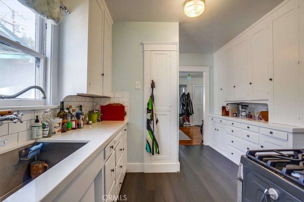 470 W 15th Street