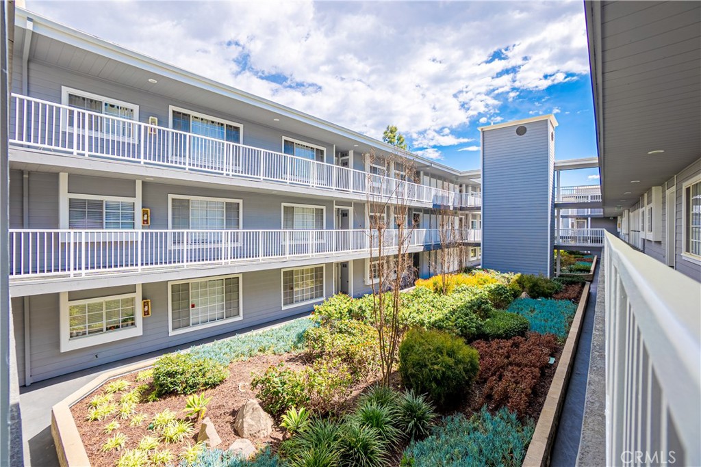 1424 Brett Place 257