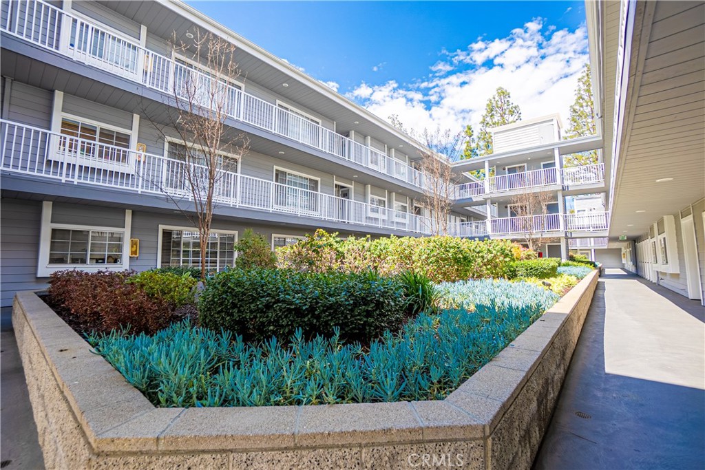 1424 Brett Place 257