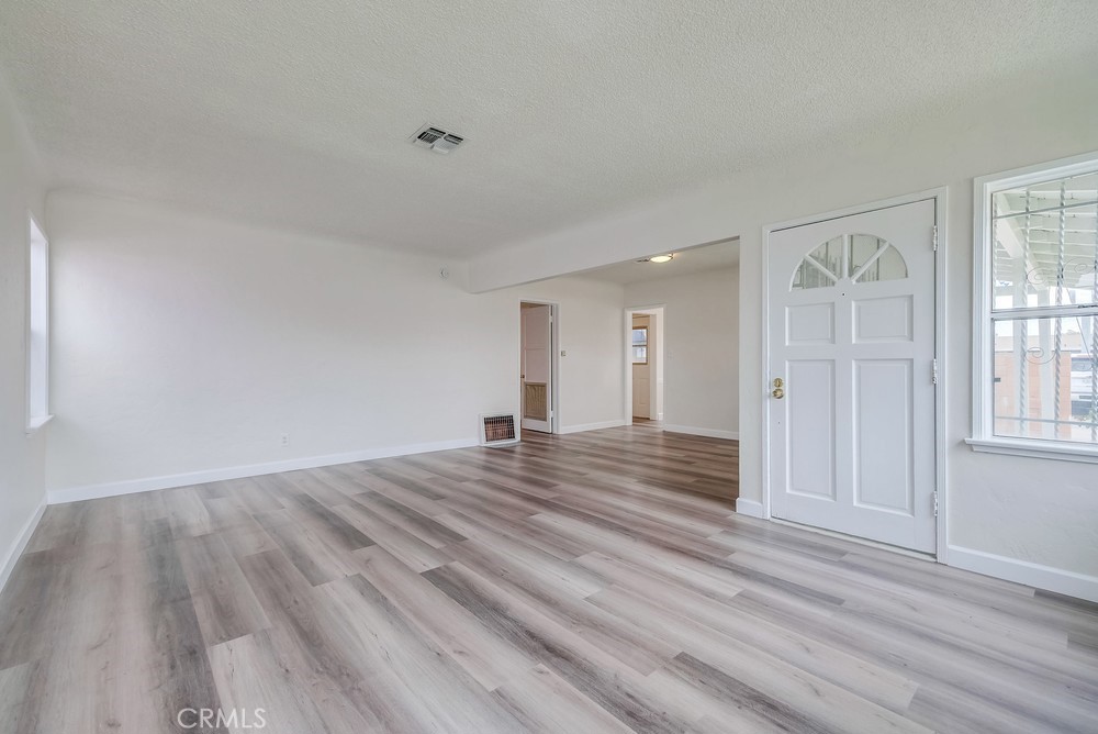 1110 N Pearl Avenue