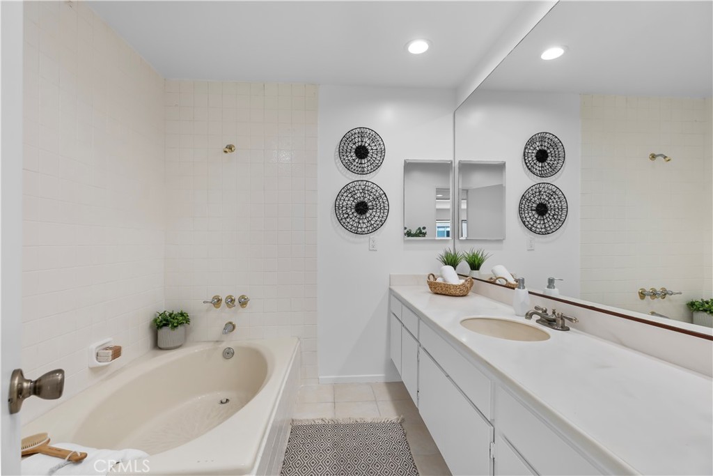 734 W 34th Street 2