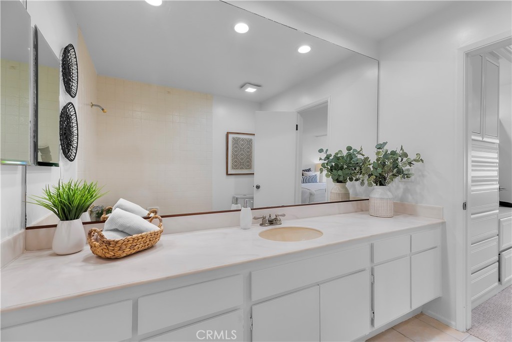 734 W 34th Street 2