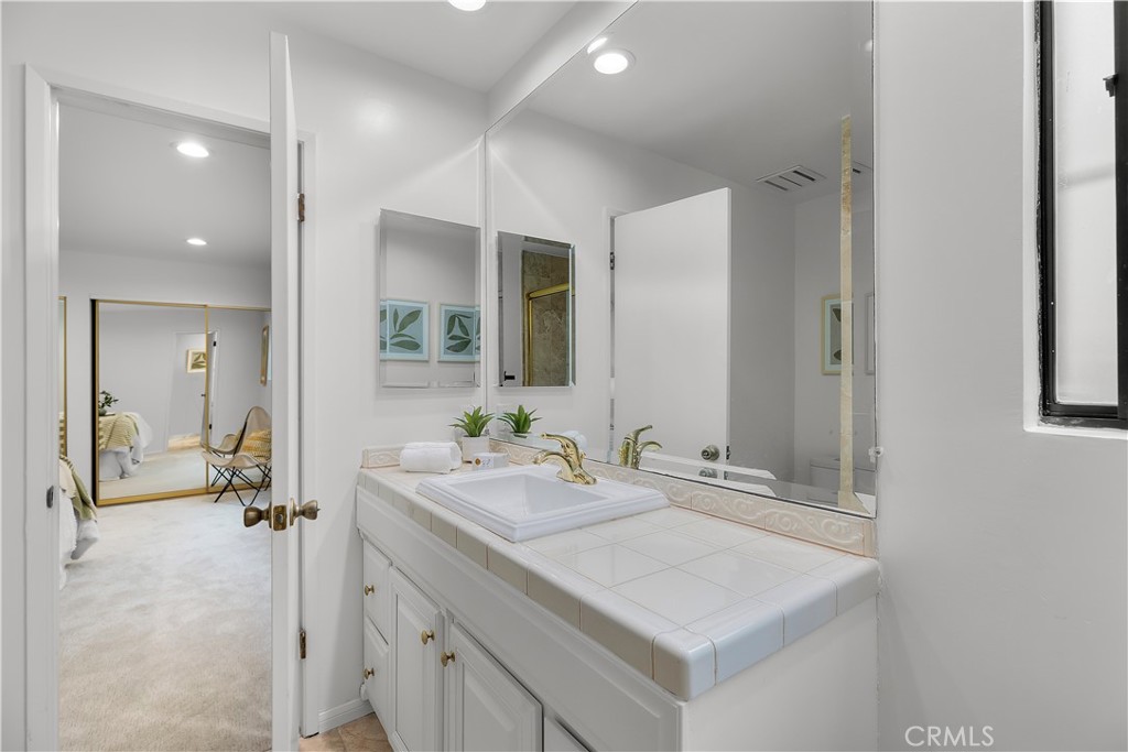734 W 34th Street 2