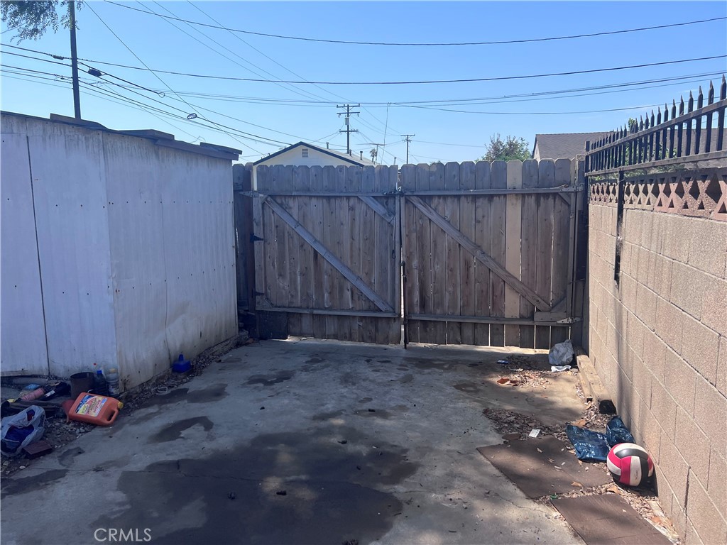 10529 Yukon Avenue