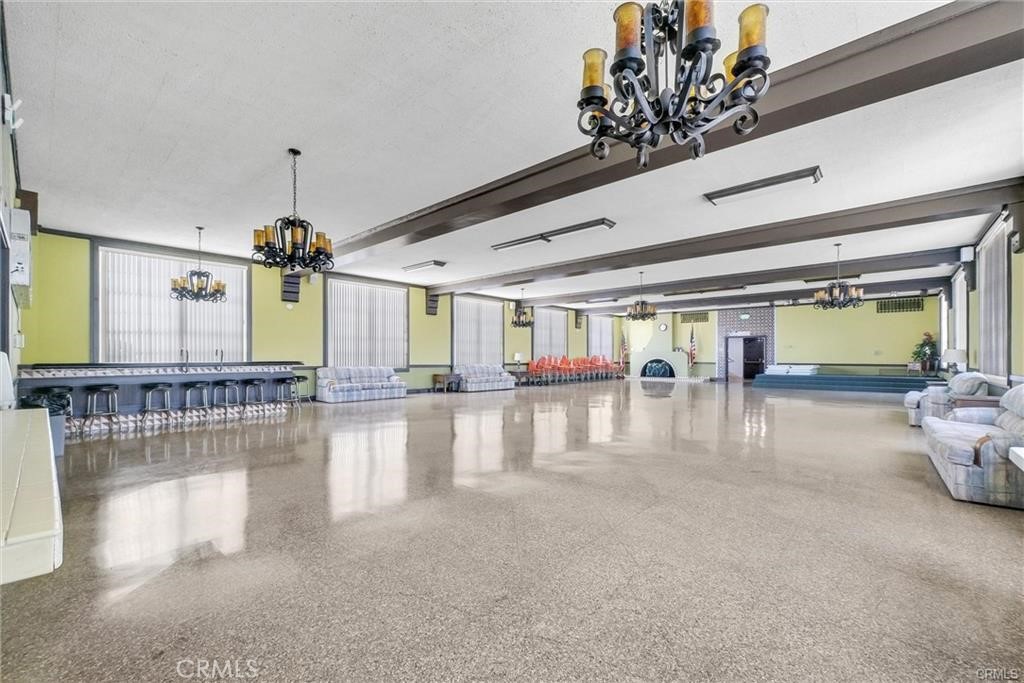 2601 E Victoria Street 116