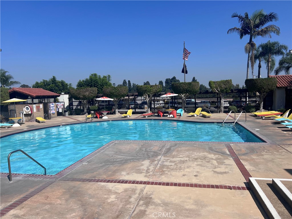 2601 E Victoria Street 116