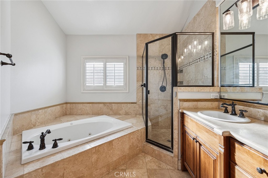 2005 Dufour Avenue A