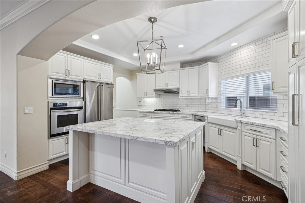 2005 Dufour Avenue A