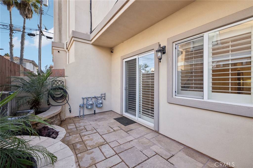 2005 Dufour Avenue A