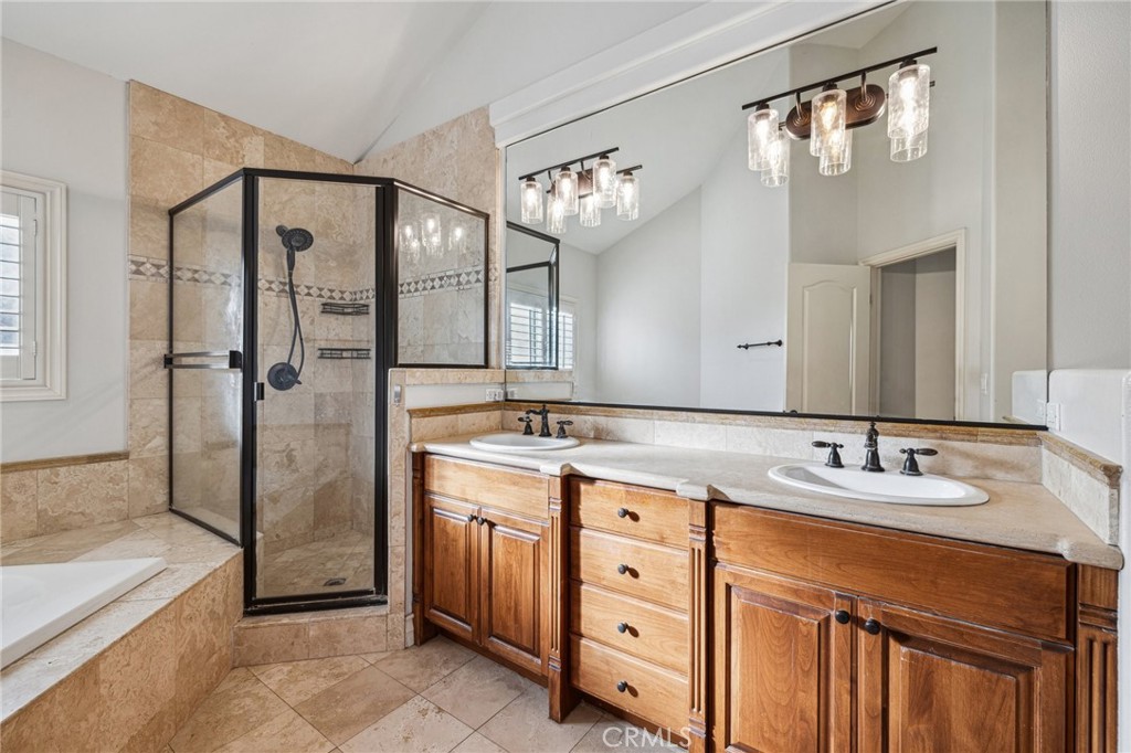 2005 Dufour Avenue A