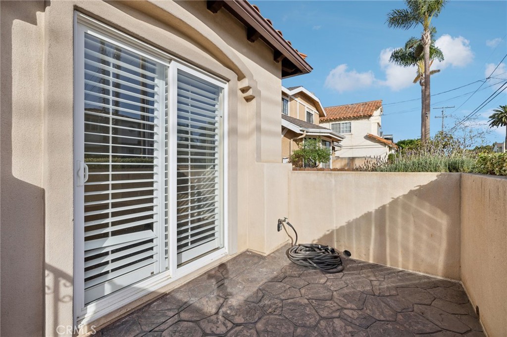 2005 Dufour Avenue A