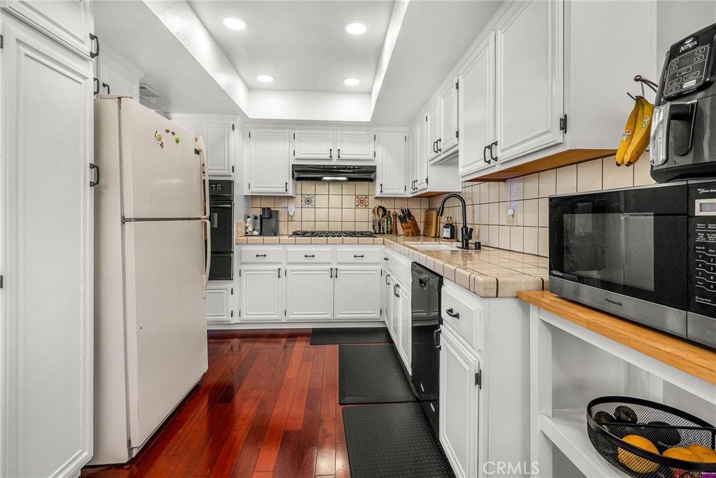 779 W 20th Street 3