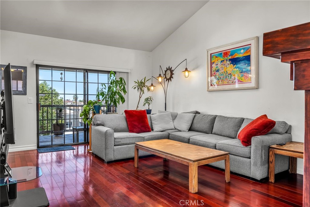 779 W 20th Street 3