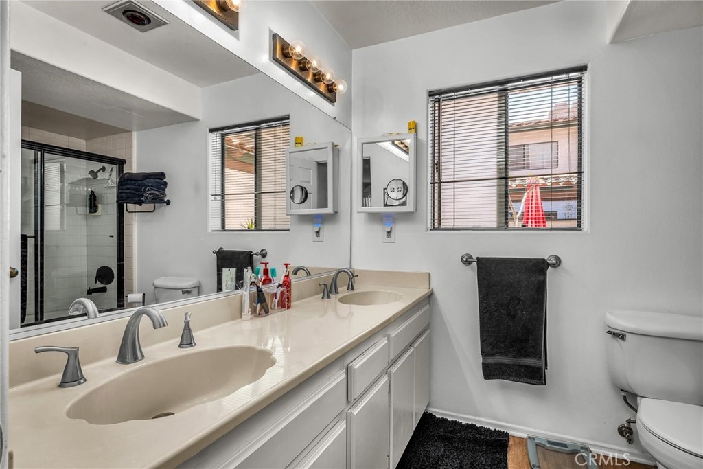 779 W 20th Street 3