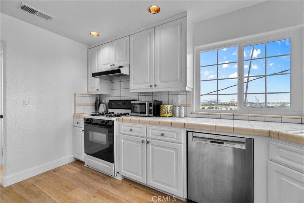 320 W 19th Street 1
