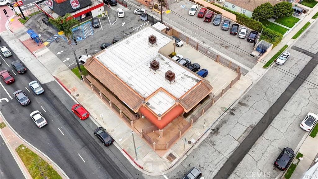 1105 N Chester Avenue