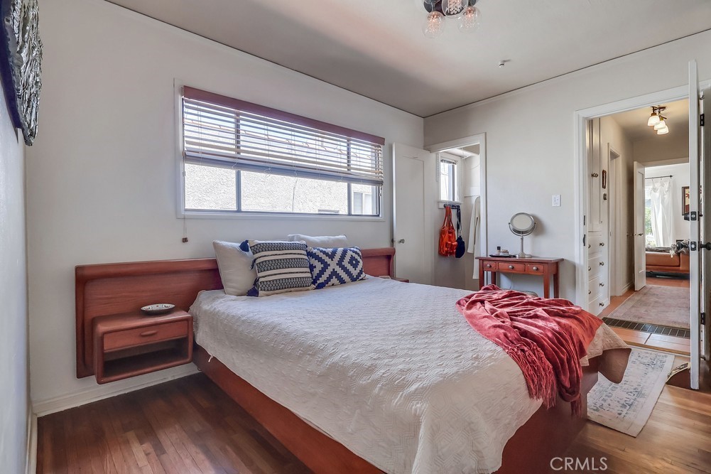 1066 W 1st Street