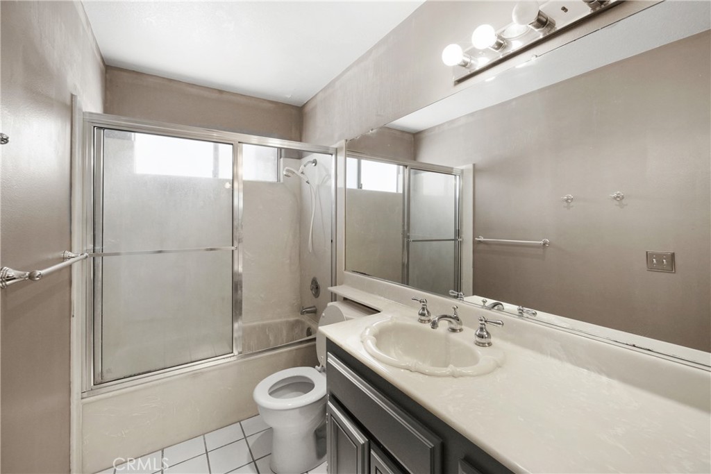 2222 S Mesa Street 8