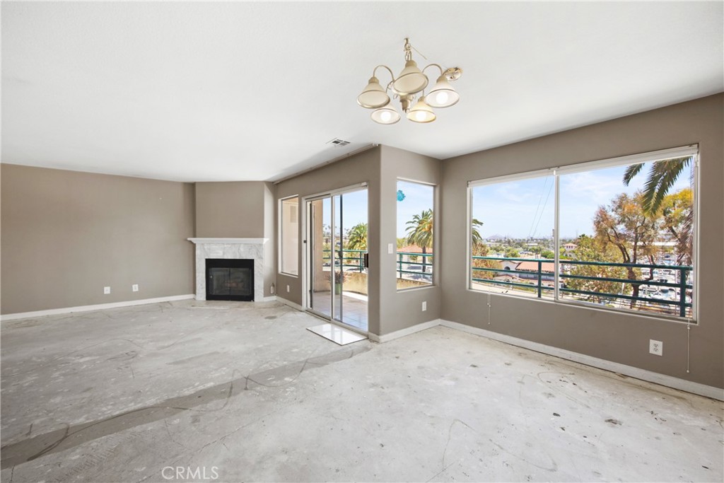 2222 S Mesa Street 8