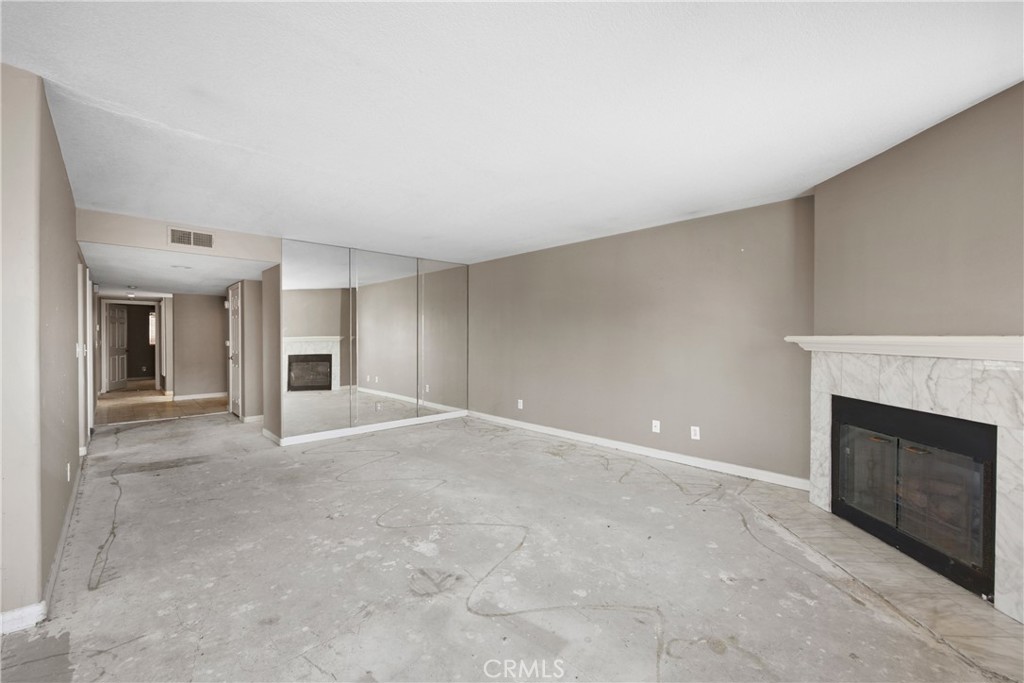 2222 S Mesa Street 8