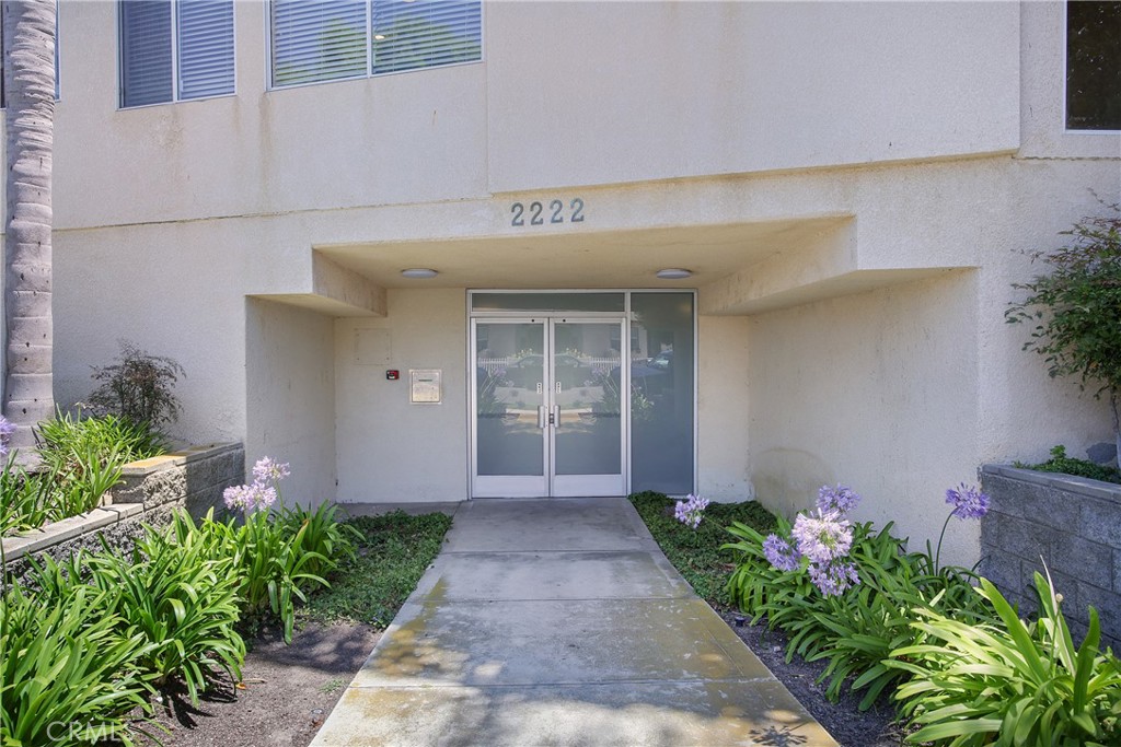 2222 S Mesa Street 8