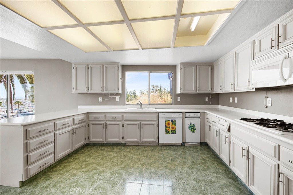 2222 S Mesa Street 8