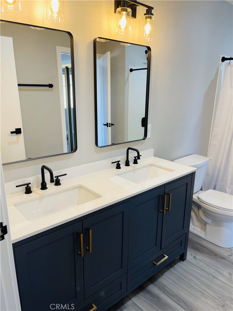 1054 W 23rd