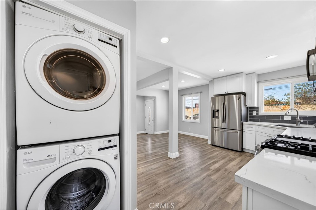 1520 E Sandison Street