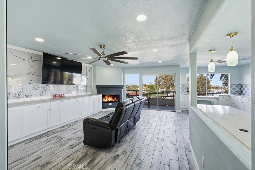 2222 S Mesa