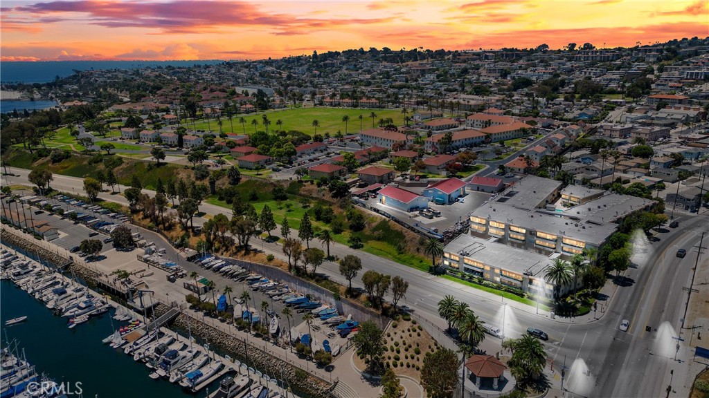 2222 S Mesa