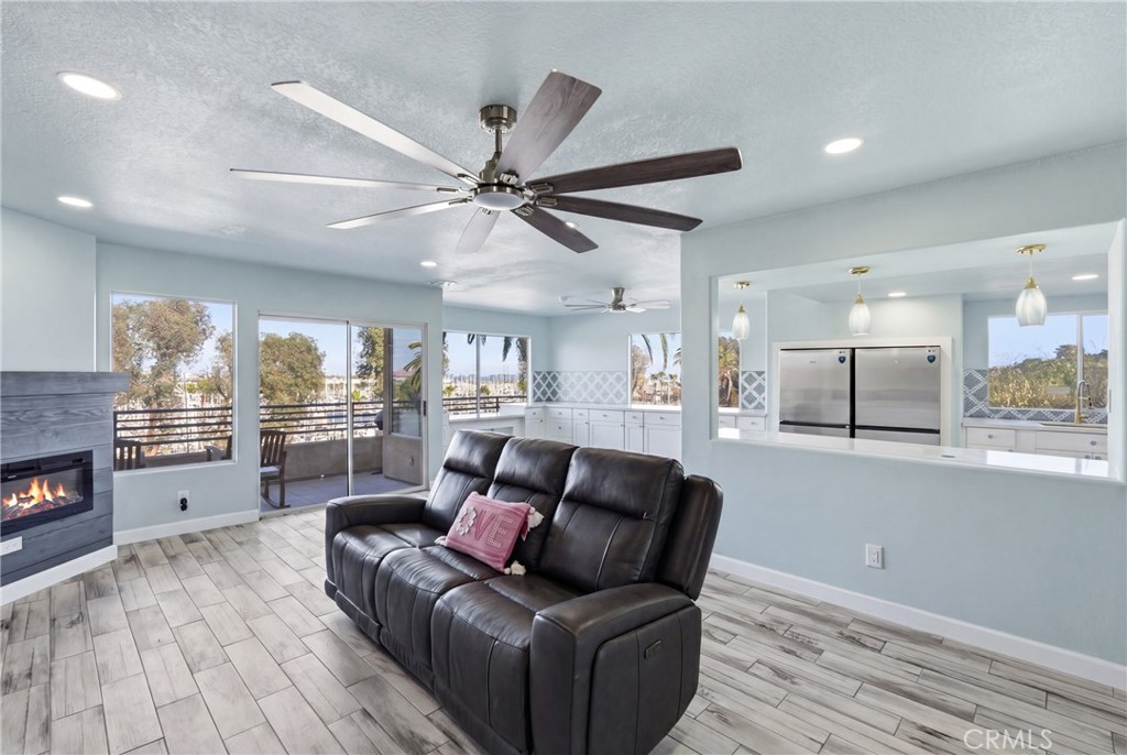 2222 S Mesa