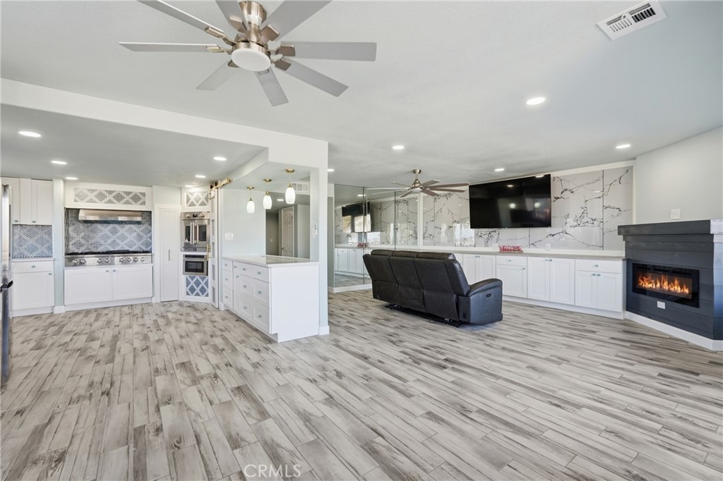 2222 S Mesa