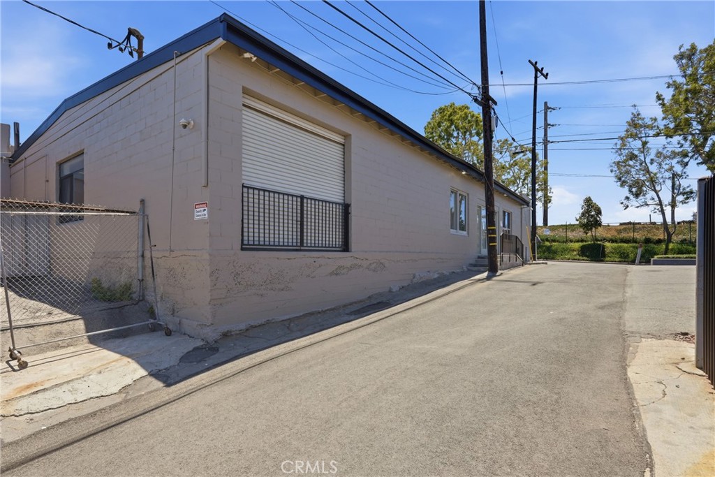 717 E El Segundo