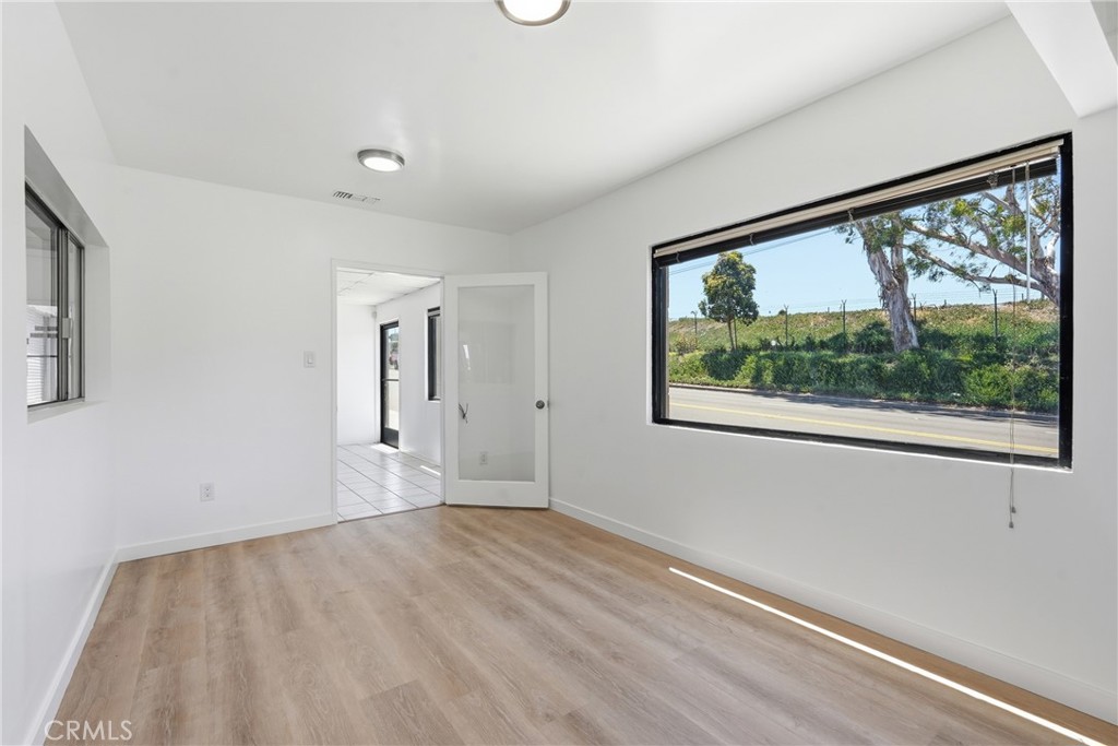 717 E El Segundo