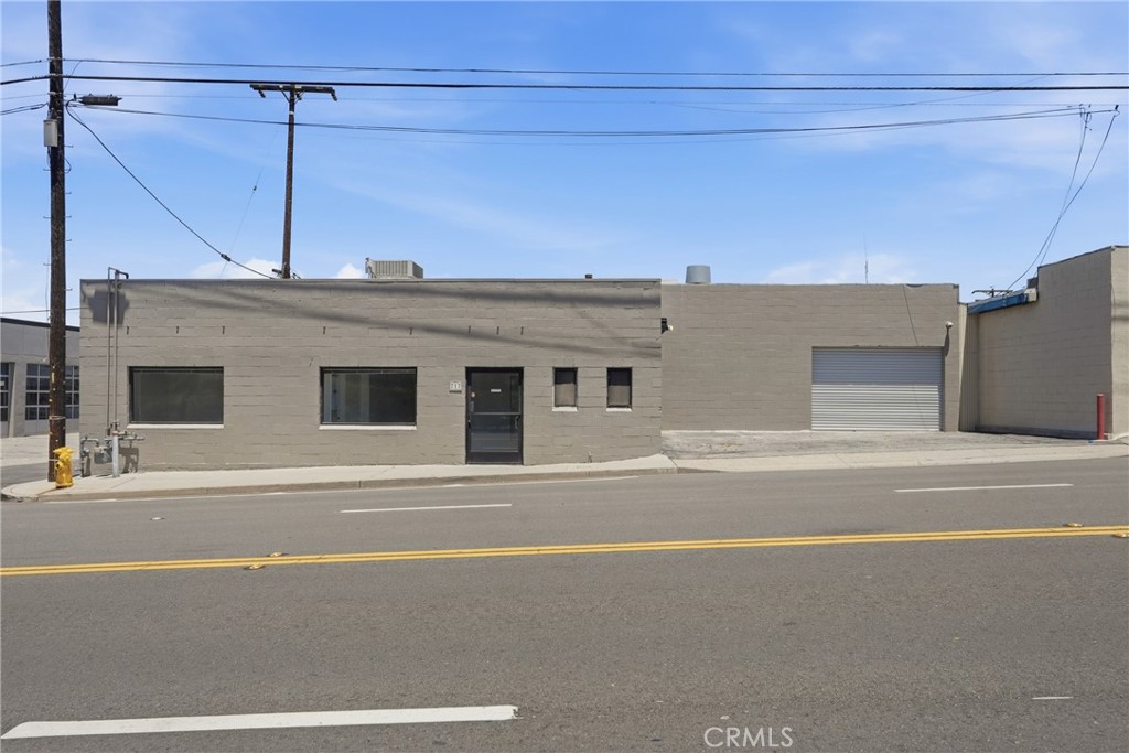 717 E El Segundo