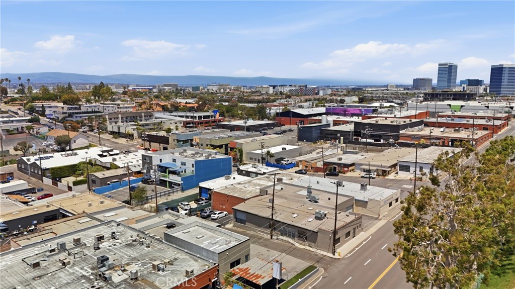 717 E El Segundo