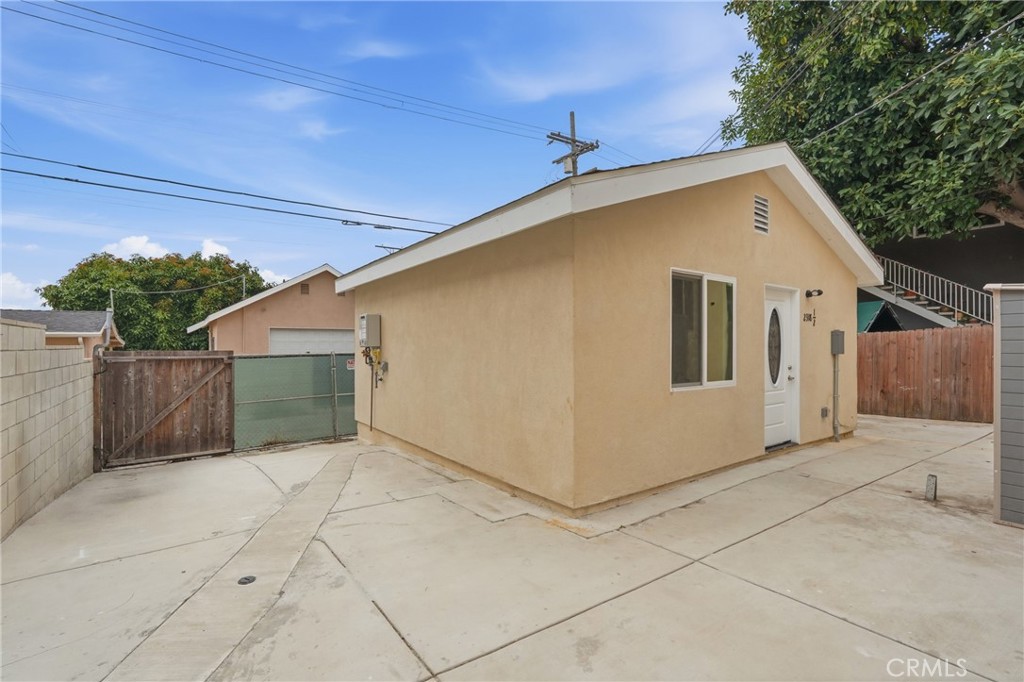 2316 S Alma