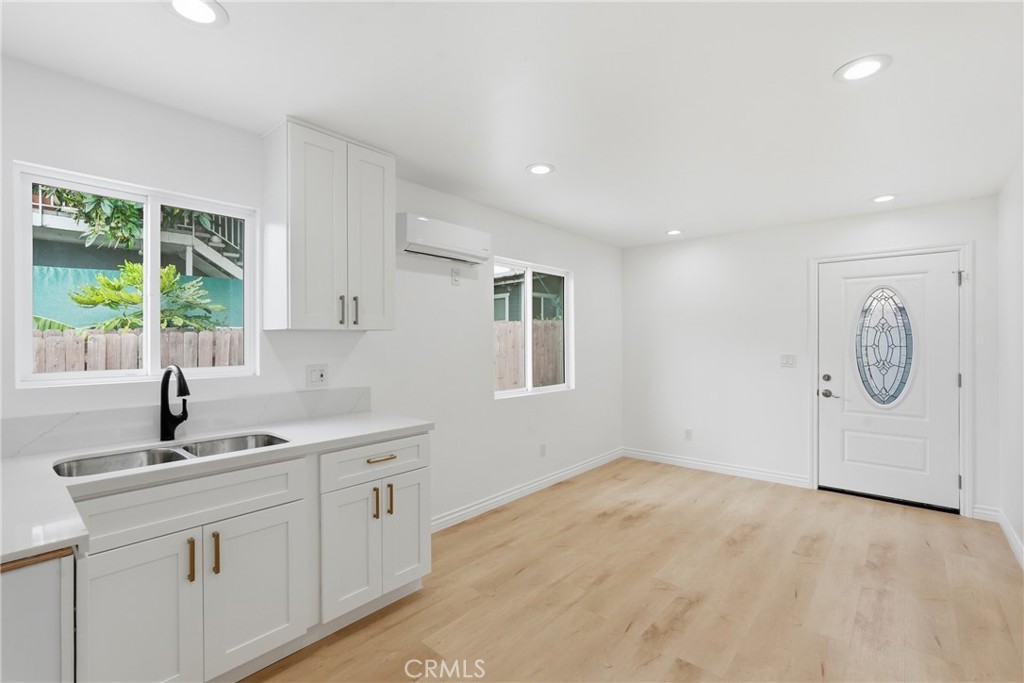 2316 S Alma
